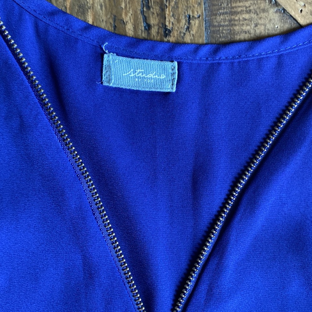 Zip-up Tank - Picture 3 of 3